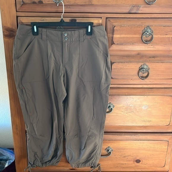 NWOT Patagonia Women’s Brown Capris With Pockets Size 12 - Picture 1 of 10
